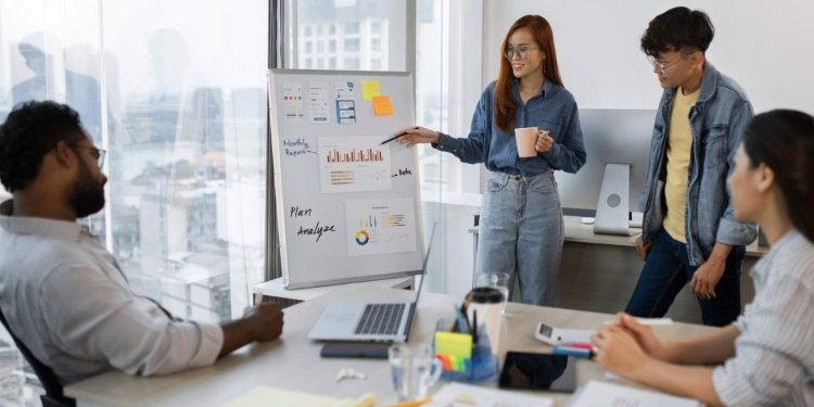 Tugas dan Gaji Management Development Program (MDP)