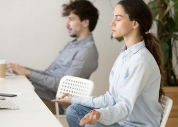 Tips dan Cara Menjaga Kesehatan Mental di Tempat Kerja