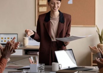 Apa Itu Employer Branding: Strategi dan Contoh Terbaik