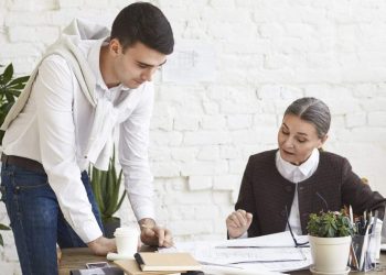 Mentoring Karyawan: Jenis, Program, Manfaat, dan Implementasi