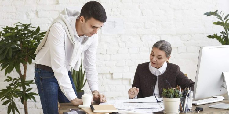 Mentoring Karyawan: Jenis, Program, Manfaat, dan Implementasi