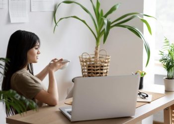 Apa Itu Kerja Remote: Manfaat dan Strategi Sukses