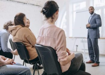 Rincian Gaji Dosen di Indonesia (PNS dan Swasta) 2025