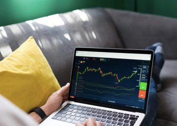 5 Broker Forex Terbaik untuk Trading Mata Uang 2025