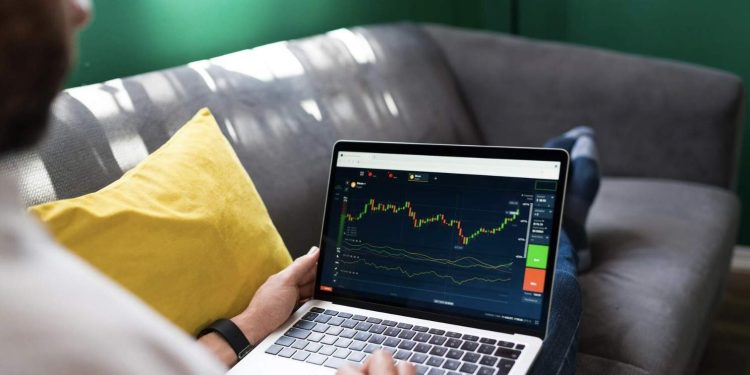 5 Broker Forex Terbaik untuk Trading Mata Uang 2025