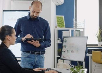 Apa Itu Business Development Manager: Tugas, Gaji, Skills, dll