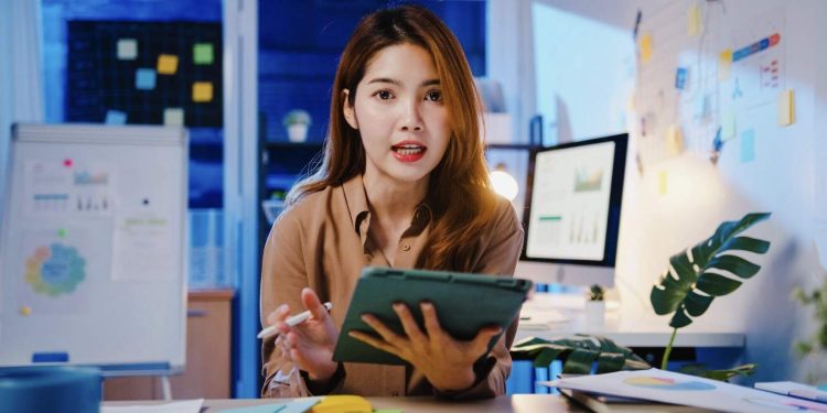 Apa Itu KOL Specialist: Contoh Tugas, Job Desc, Gaji, CV, dll