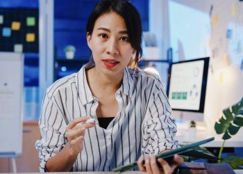 Apa Itu Digital Marketing Specialist: Tugas, Job Desc, Gaji, dll