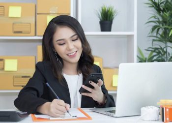 Apa Itu Product Manager: Job Desc, Gaji, Jenjang Karier, dll