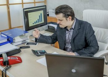 Apa Itu Sales Manager: Tugas, Job Desc, Gaji, dll