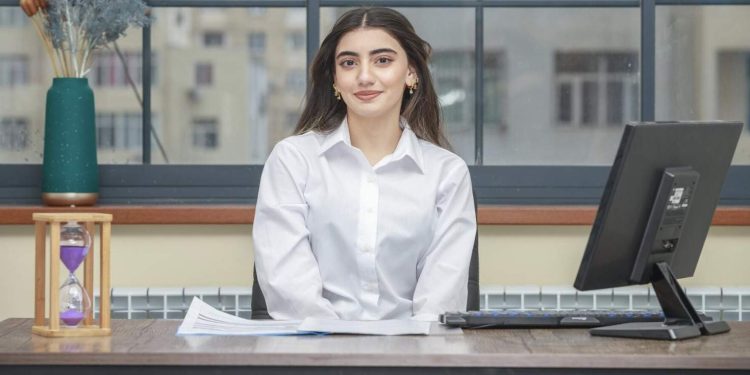 Apa Itu Staff Administrasi: Tugas, Kualifikasi, Gaji, dll