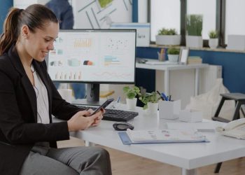 Apa Itu Staff Accounting: Tugas, Wewenang, Job Desc, Gaji, dll