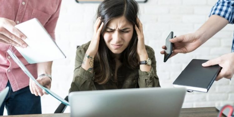 contoh crab mentality di dunia kerja